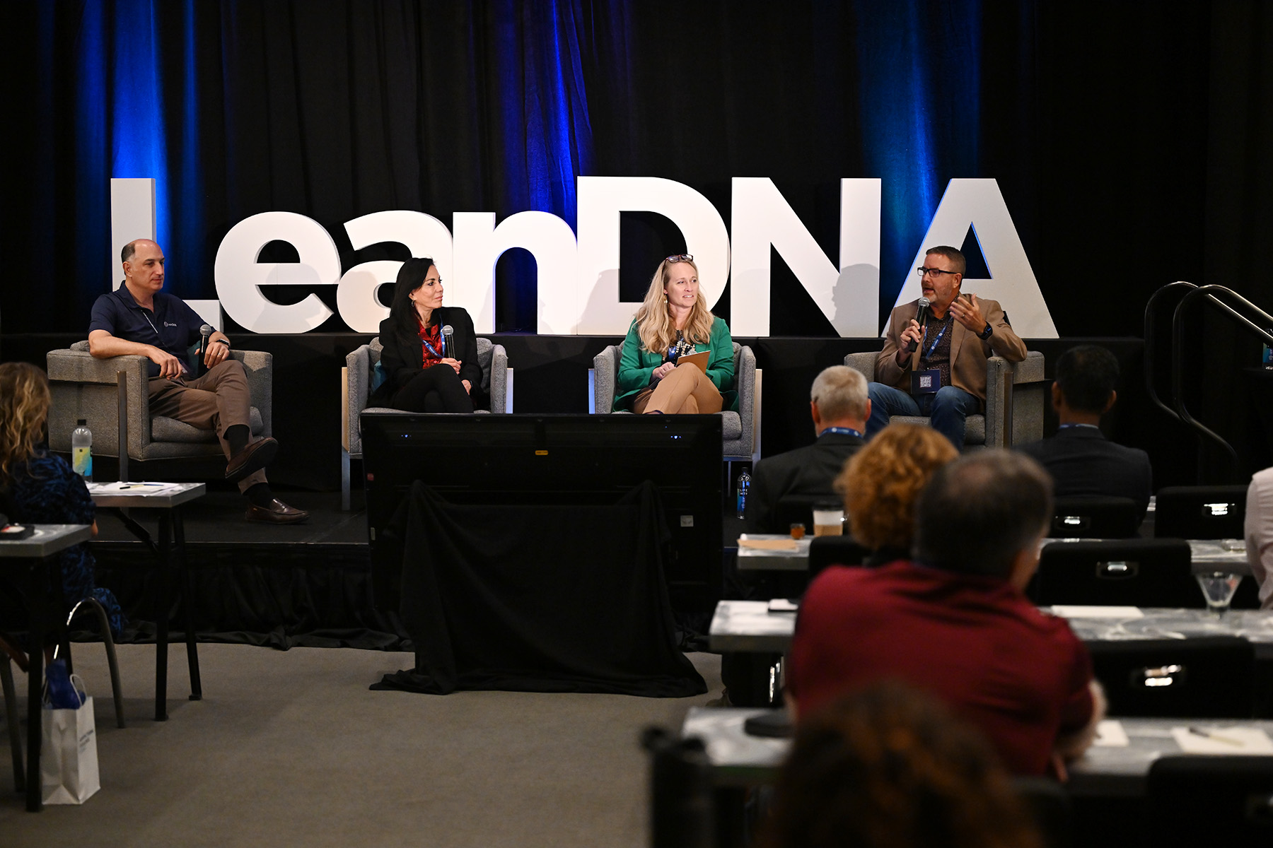LeanDNA Summit Stage with 4 speakers.